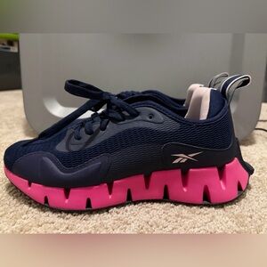 Reebok Zig Dynamica sneakers in vector navy and pixel pink size W-8 M-6